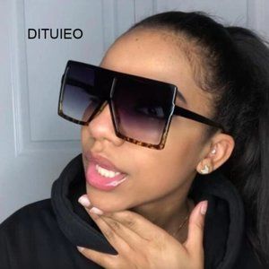 Oversized Leopard square sunglasses